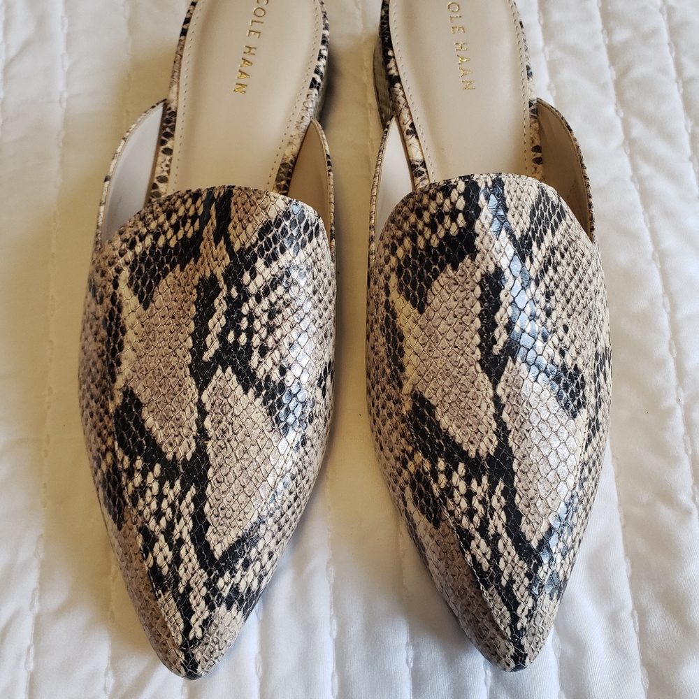 Women’s Cole Haan Piper Roccia Snake Print leather slip on Mule shoes Size 8